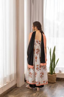 White cotton hand block printed kurta with black pants and dupatta 6