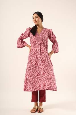 Pink cotton hand block printed kurta with solid pants 1