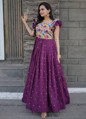 Wine Maslin and Chinon with Embroidered work Gown 2