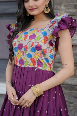 Wine Maslin and Chinon with Embroidered work Gown 4