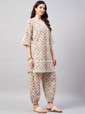 Winered women white geometric print with lace detailing co-ord set 2