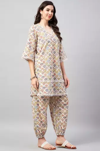 Winered women white geometric print with lace detailing co-ord set