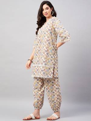 Winered women white geometric print with lace detailing co-ord set 3