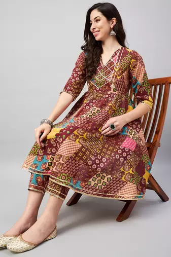Winered woman maroon printed kurta set