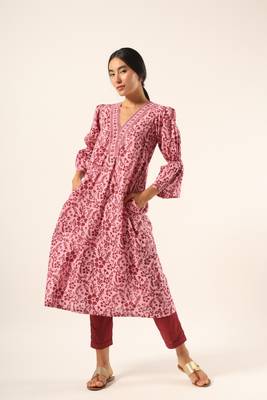 Pink cotton hand block printed kurta with solid pants 2