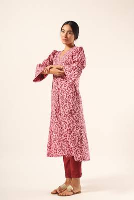 Pink cotton hand block printed kurta with solid pants 3