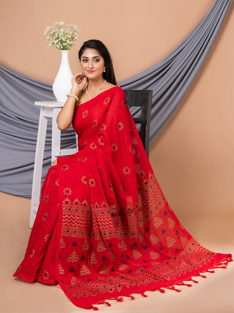 Red & Multi silk cotton floral design handloom saree with blouse