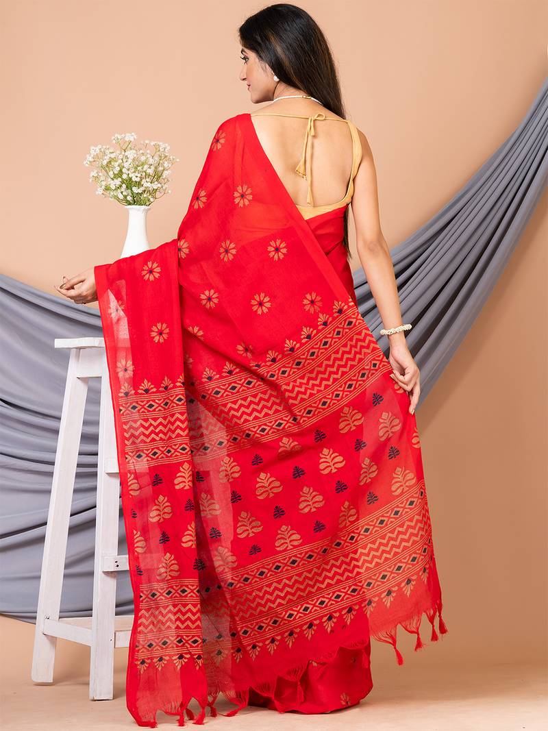 Red & Multi silk cotton floral design handloom saree with blouse