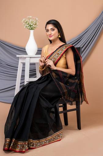 Black & Multi pure cotton floral design taant saree without blouse
