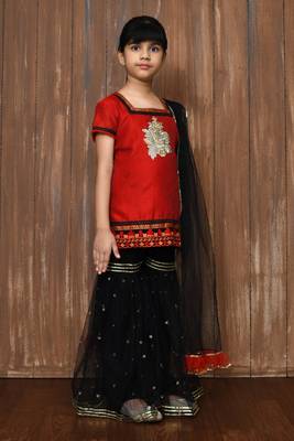 Red embroidered art silk straight cut kids salwar suits 2