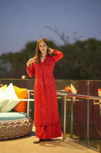 Red Kurti Bottom Set For Festive Girlish Looks