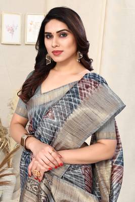 Grey cotton silk tie & dye /laheriya / batik print 5 "weaving golden zari border saree with unstitched blouse piece 1