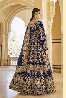 PREMIUM LUXURIOUS WEDDING WEAR BLUE VELVET LEHENGA CHOLI LATEST DESIGN 3