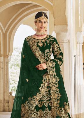 PREMIUM LUXURIOUS WEDDING WEAR GREEN VELVET LEHENGA CHOLI LATEST DESIGN 2