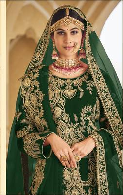 PREMIUM LUXURIOUS WEDDING WEAR GREEN VELVET LEHENGA CHOLI LATEST DESIGN 4