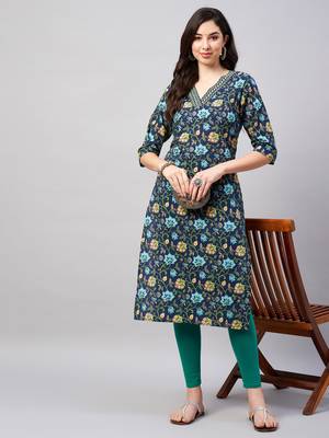 Winered woman blue floral print v-neck embriodered kurta 1