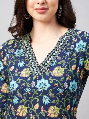 Winered woman blue floral print v-neck embriodered kurta 5