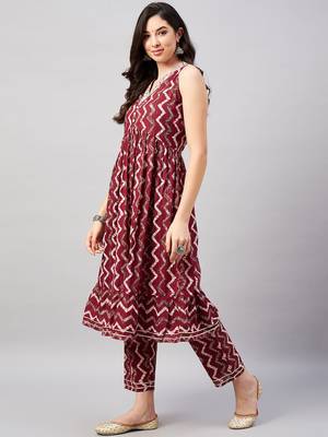 woman maroon chevron print embroidered neckline kurta set 3