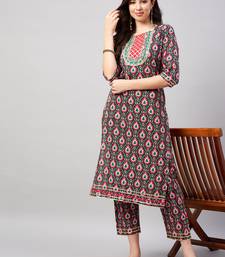 Winered woman navy blue patch gota detailing at neck kurta set