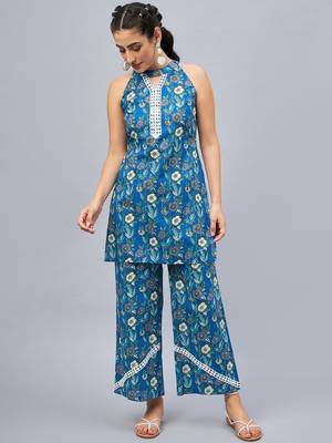 Winered woman blue floral with lace co-ord set 1