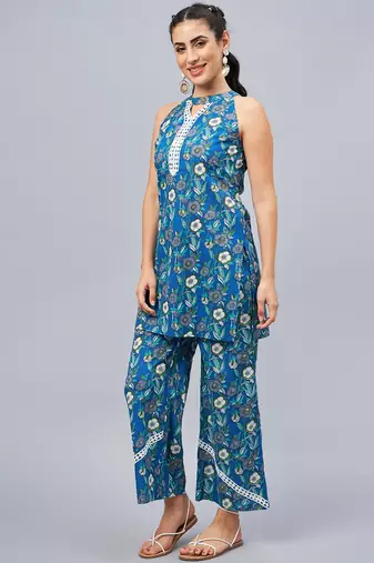 Winered woman blue floral with lace co-ord set