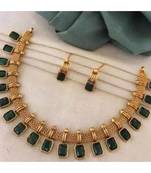 Gold-plated kundan-studded & pearl beaded jewellery set
