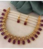 Gold-plated kundan-studded & pearl beaded jewellery set
