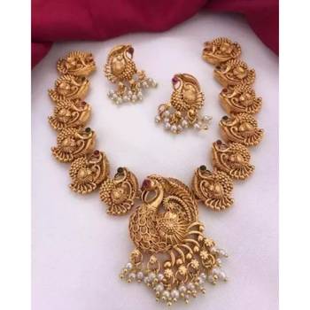 Gold plated traditional kundan pearl choker jewellery set for women 1