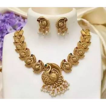Gold plated traditional kundan pearl choker jewellery set for women 3