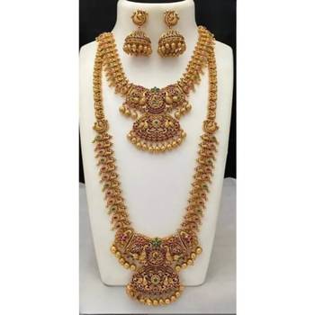 Gold plated traditional kundan pearl choker jewellery set for women 1