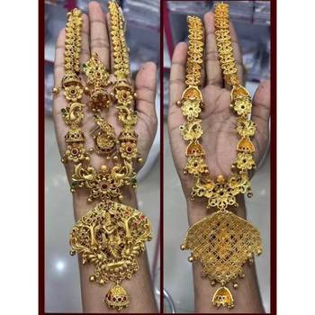 Gold plated traditional kundan pearl choker jewellery set for women 2
