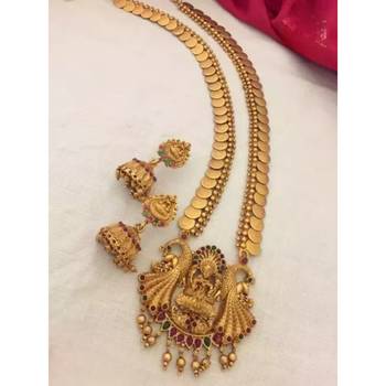 Gold plated traditional kundan pearl choker jewellery set for women 1