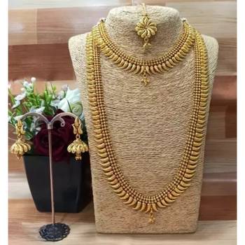 Gold plated traditional kundan pearl choker jewellery set for women 1