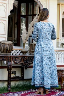 ftDiva Women Paisley Floral Printed Anarkali Gown in Blue 2