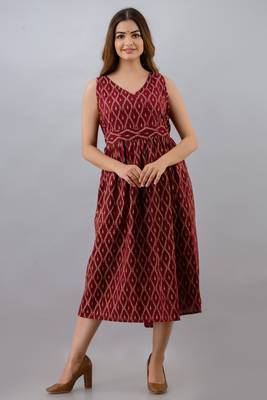 Women Chevron Printed Jacketed Gown in Multicolor 1