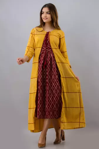 Women Chevron Printed Jacketed Gown in Multicolor