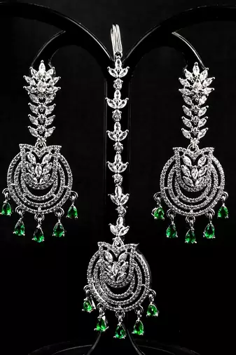 Green stone embellished cz earrings tikka set 216ed727