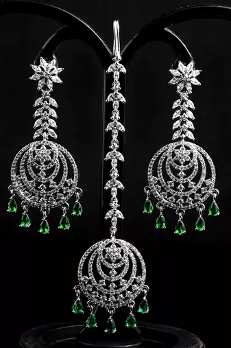 Green stone embellished cz earrings tikka set 216ed735