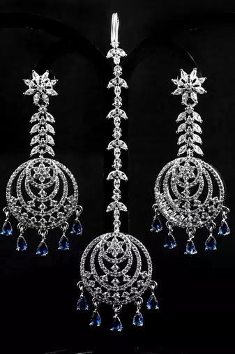 Blue stone embellished cz earrings tikka set 216ed736