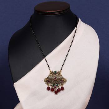 Maroon & green color mangalsutra 2