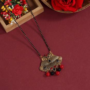 Red color mangalsutra 1