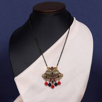 Red color mangalsutra 2