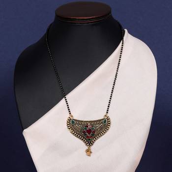 Maroon & green color mangalsutra 2