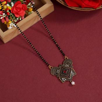 Red color mangalsutra 1