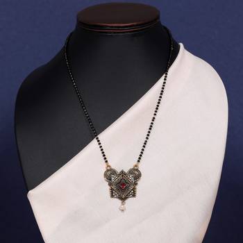 Red color mangalsutra 2