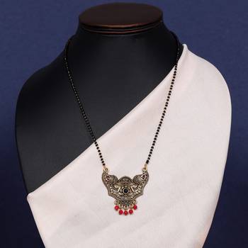 Red color mangalsutra 2