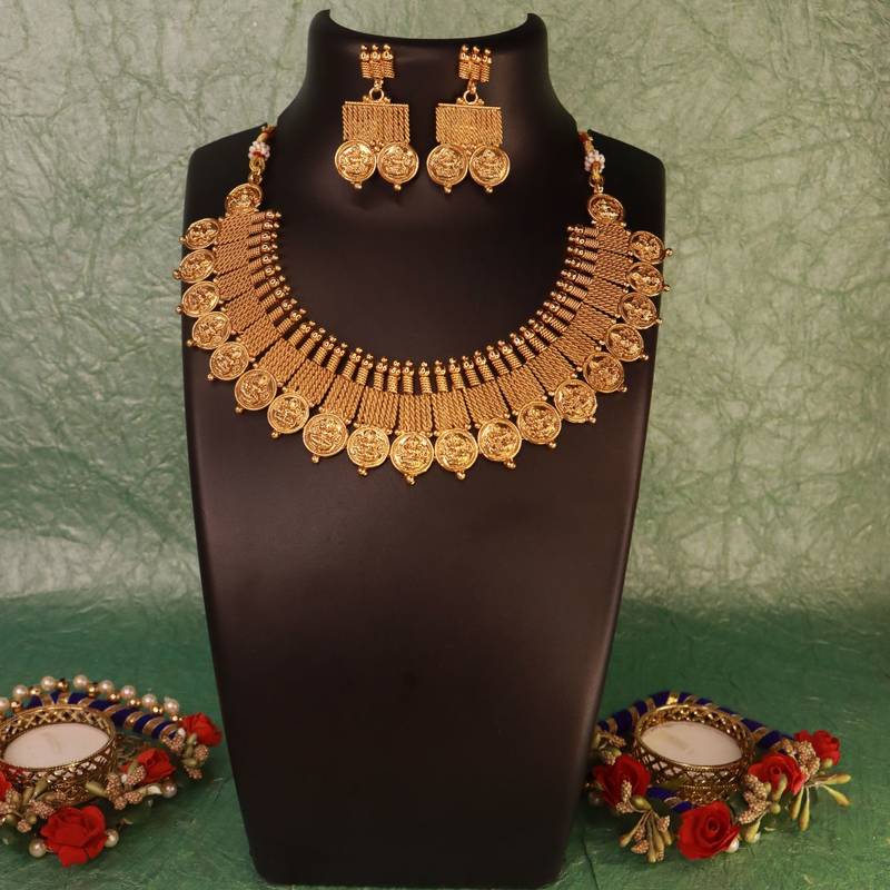 18K Gold Plated Traditional Style Choker Necklace Jewellery Set for Women/Girls 