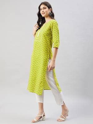 Winered women green paisley print mirror embroidery straight kurta 3