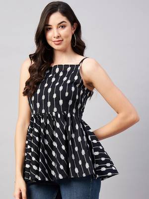 Winered women black ikat print strap top waist tie-up at back 3