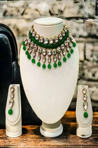 JN Handicraft Traditional Copper Plated Kundan Hancrafted Green Pearl Chokar Necklace Set